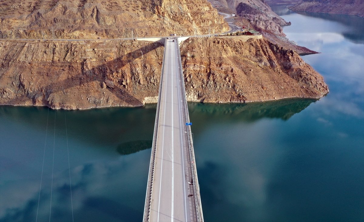 Artvin-Ardahan karayolundaki köprünün yüksekliği 125 metre #4