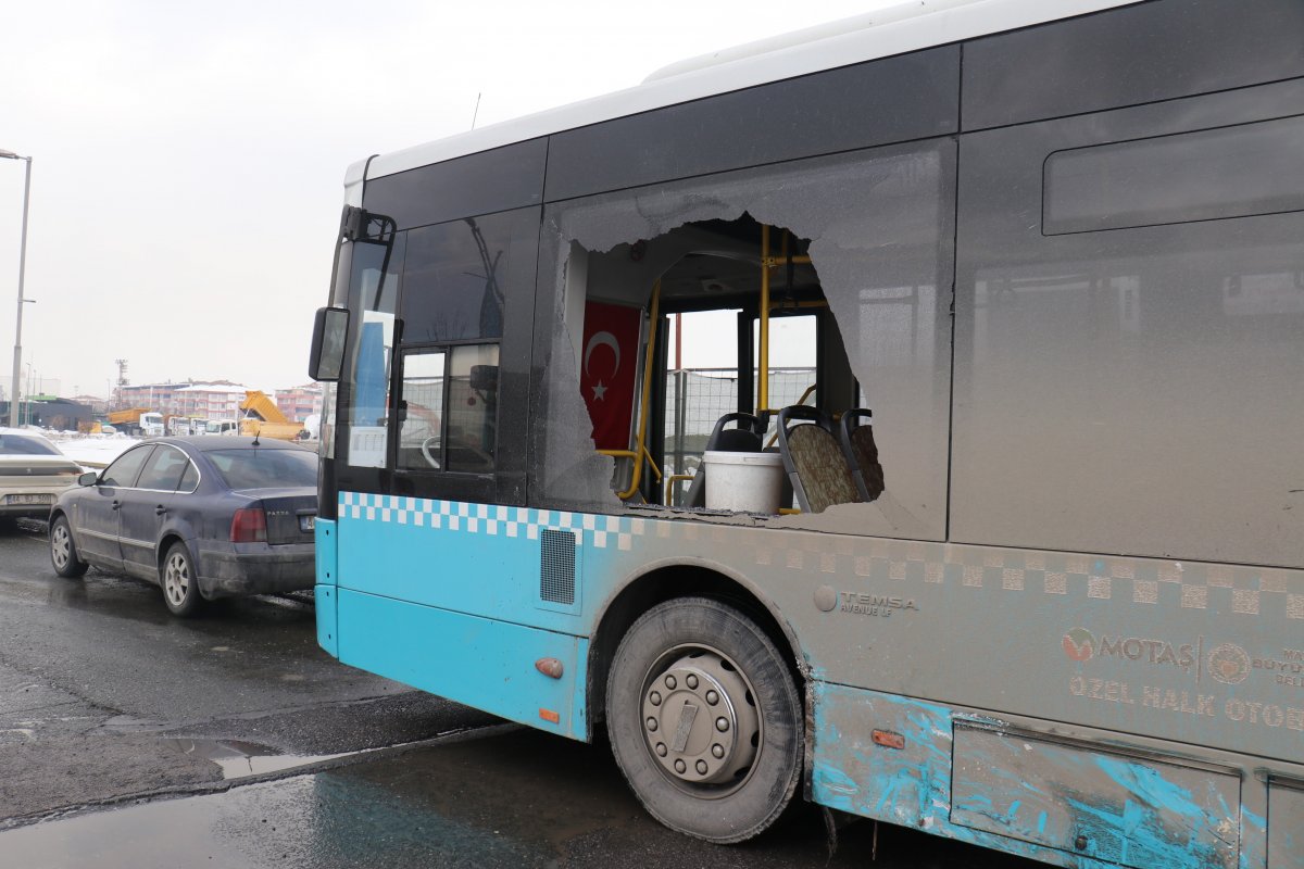 Malatya da otobüs terminali önünde kaza #3