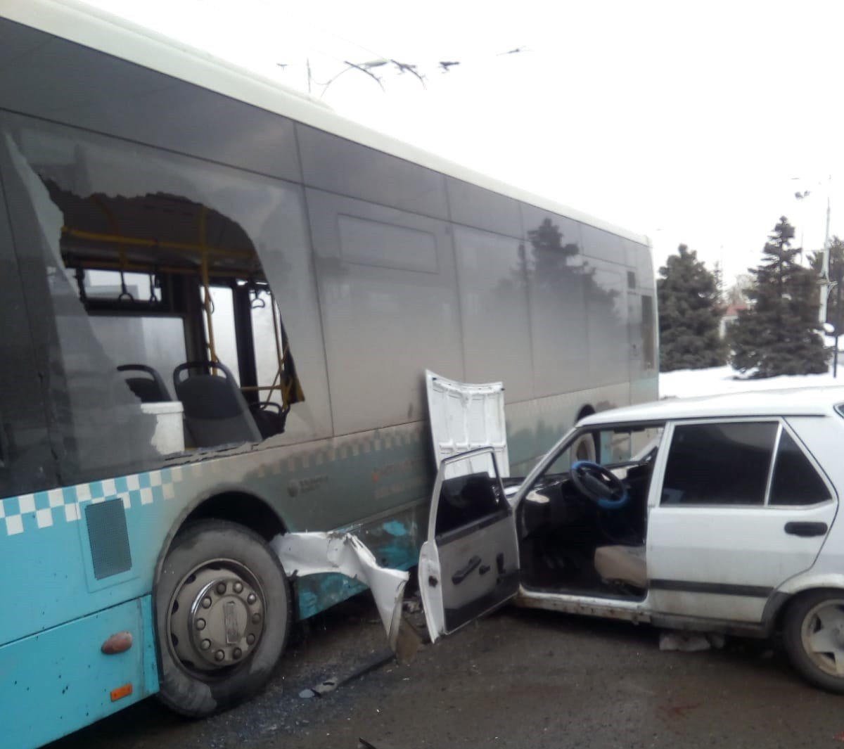 Malatya da otobüs terminali önünde kaza #2