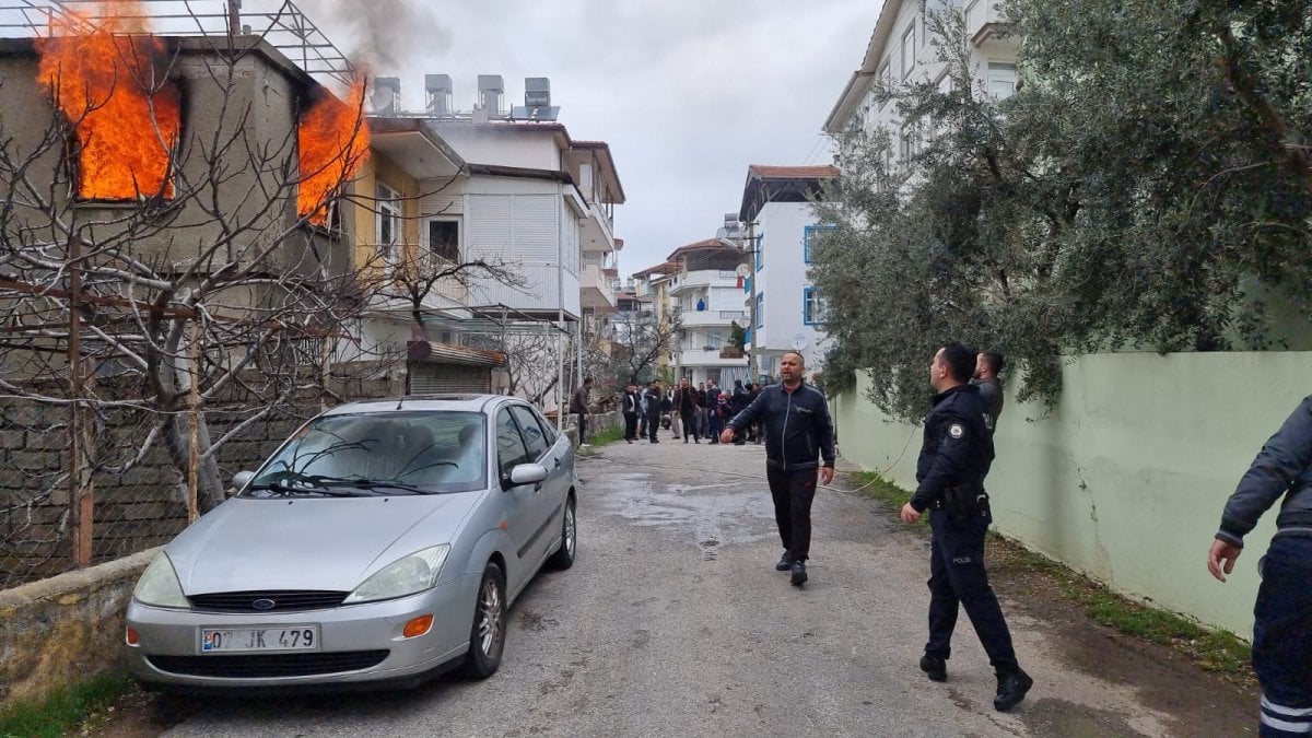 Antalya daki yangında yaşlı kadının yeni çektiği para küle döndü #4