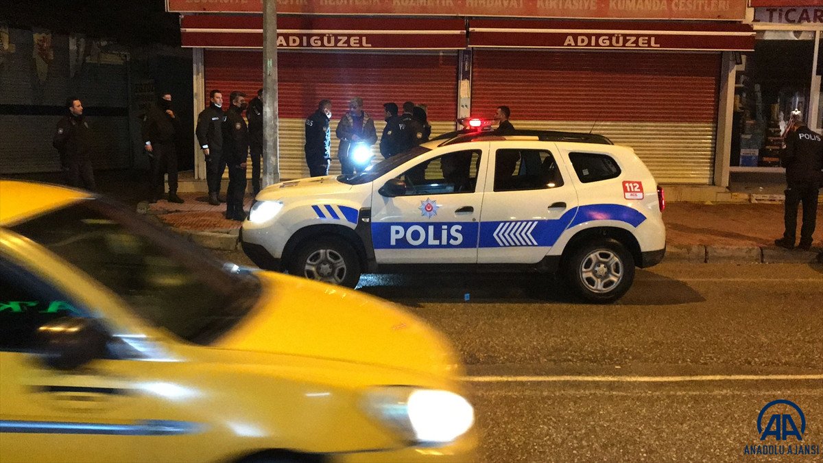 Adana daki bıçaklı kavga: biri ağır 4 yaralı #2