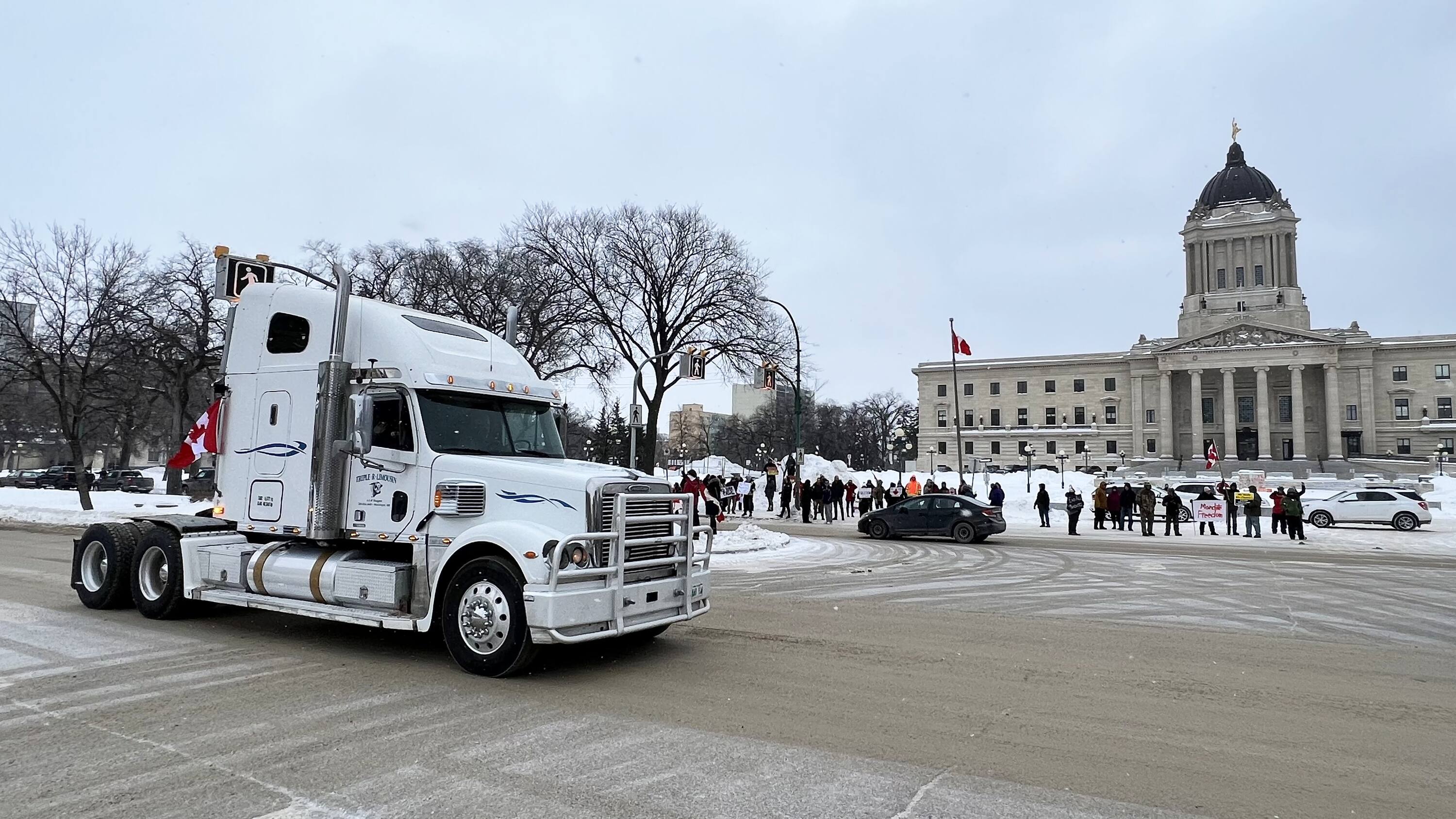 Demonstrations held across Canada in support of Ottawa protest convoy