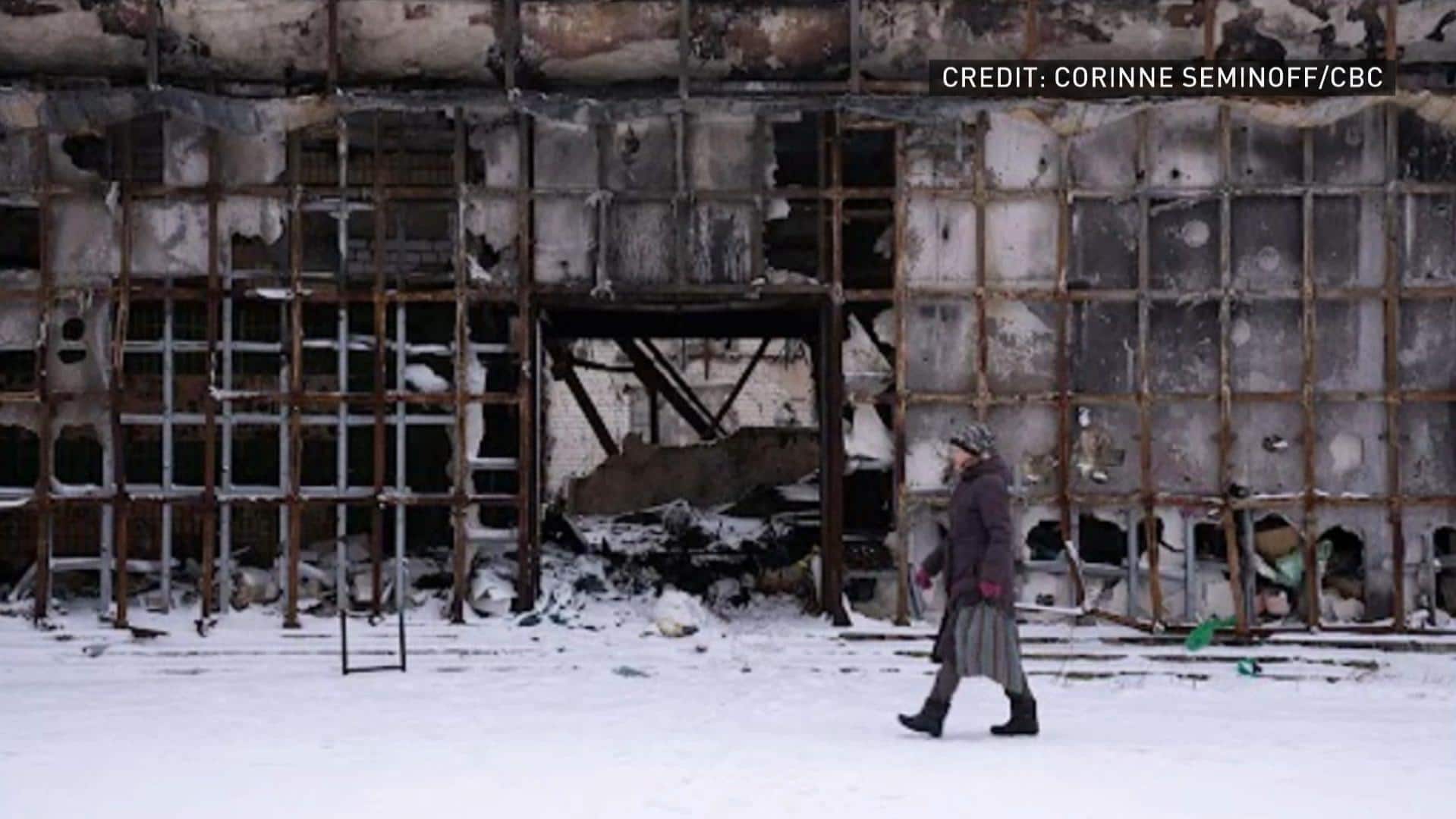 As Russian forces keep building, Ukrainians resist the urge to panic