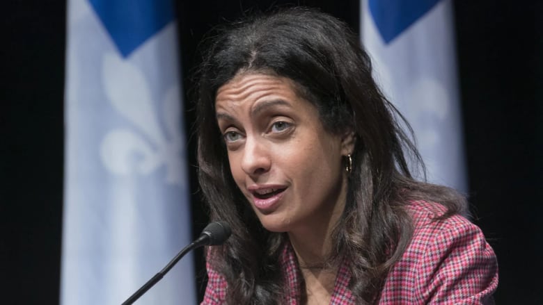Quebec, aşı pasaportlarını likör ve kenevir mağazalarına genişletiyor ve 3. doz gerekliliği yolda