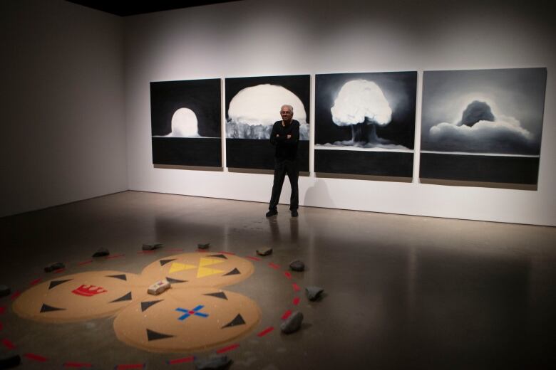 Yeni retrospektif, First Nations sanatçısı Robert Houle'nin 50 takvim kariyerini araştırıyor