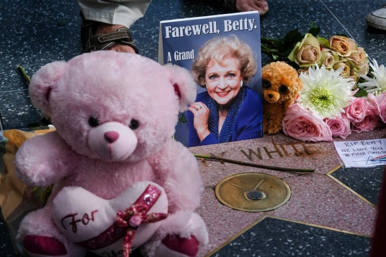 Dost olduğun için teşekkür ederim: Betty White 99 yaşında öldü