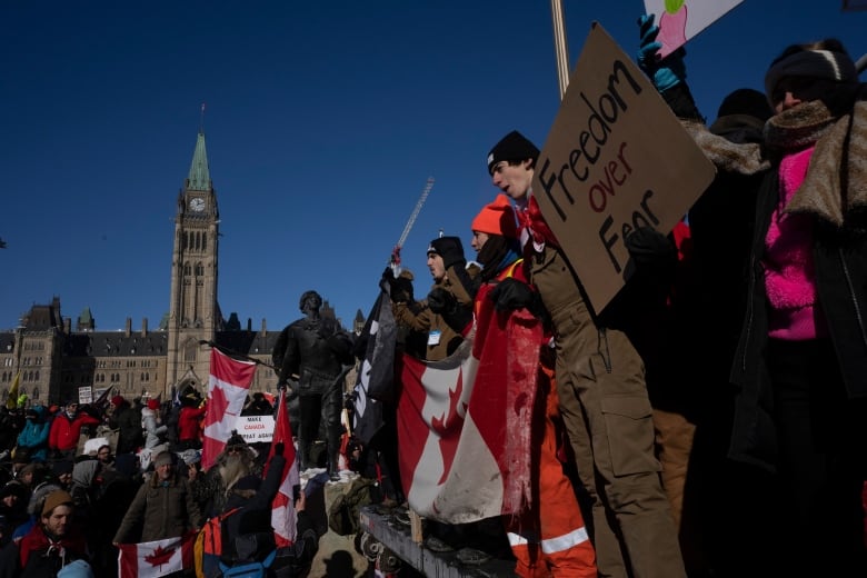 Sivil olmayan toplum: Ottawa'nın aşı protestosu gelecek şeylerin bir işareti olabilir