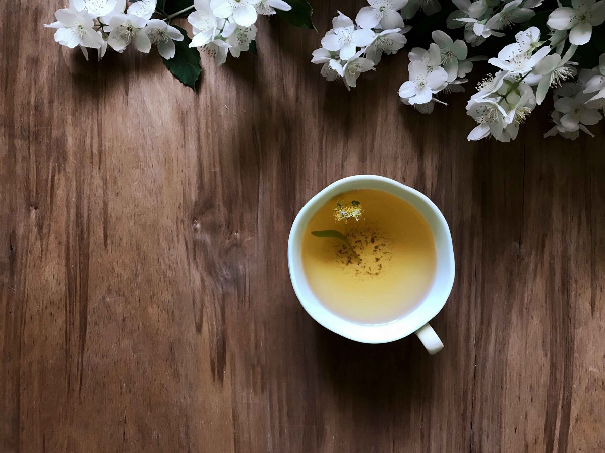 Rahatlatıcı yasemin çayının sağlığa 10 faydası #1