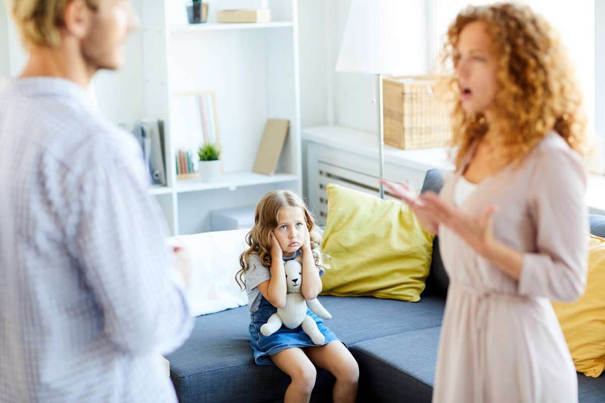 Ebeveyn kavgalarının çocuk üzerindeki 5 olumsuz etkisi #1