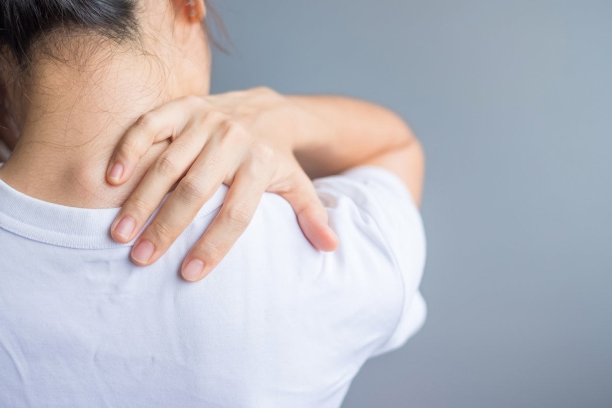 Boyun ağrısının nedenleri ve ağrıyı hafifletmek için ipuçları #2