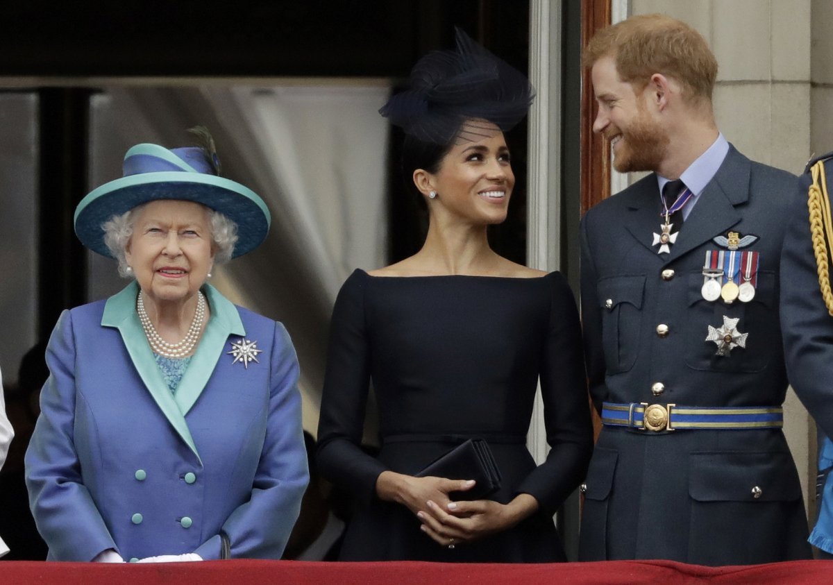 Prens Harry ve Meghan Markle, Kraliçe Elizabeth in tahttaki 70 inci yılını kutlamadı #3