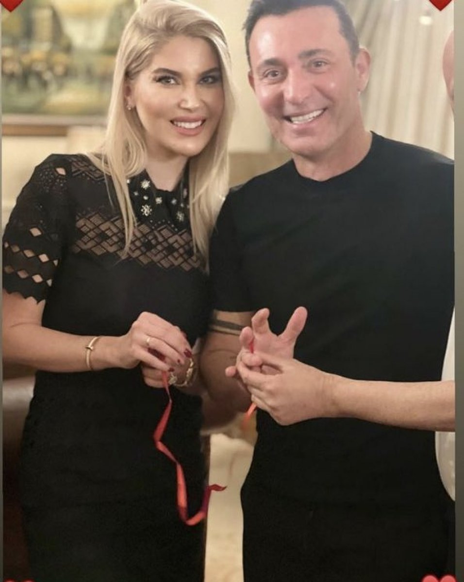Mustafa Sandal ile Melis Sütşurup nişanlandı