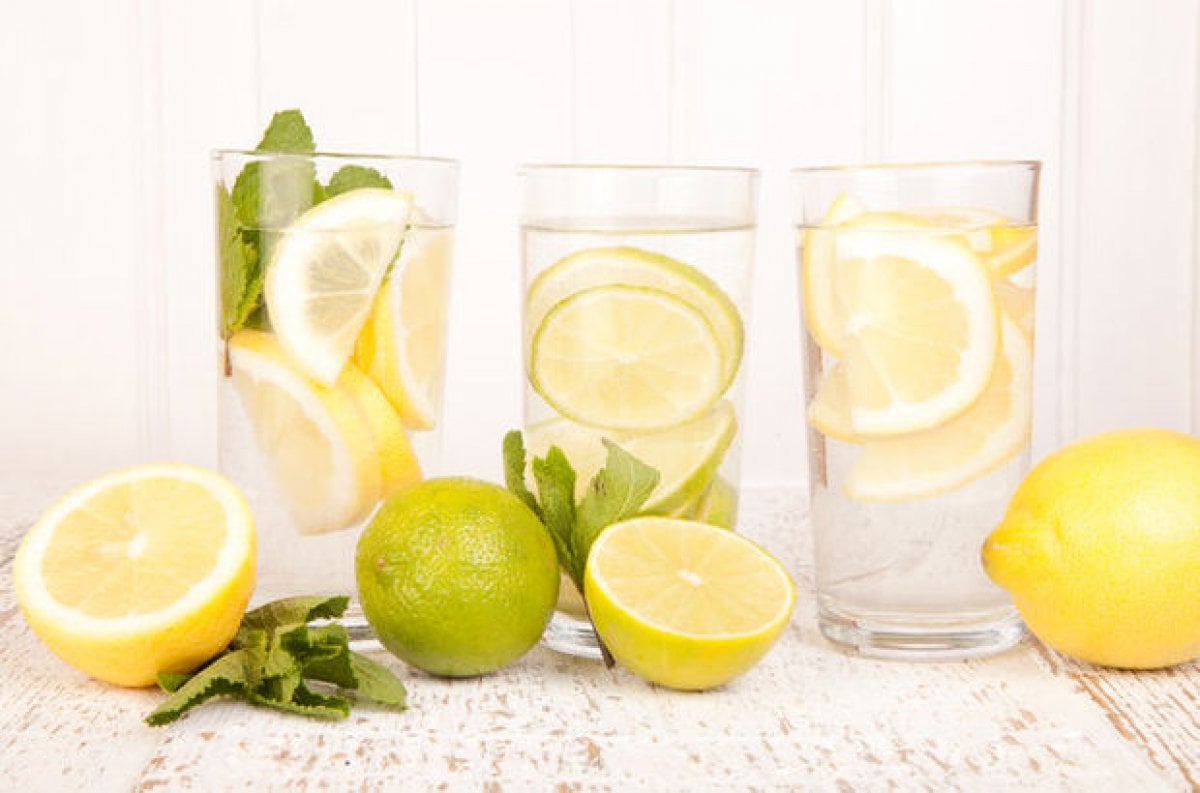 Gece yatmadan önce aç karnına limon suyu içmenin inanılmaz faydası