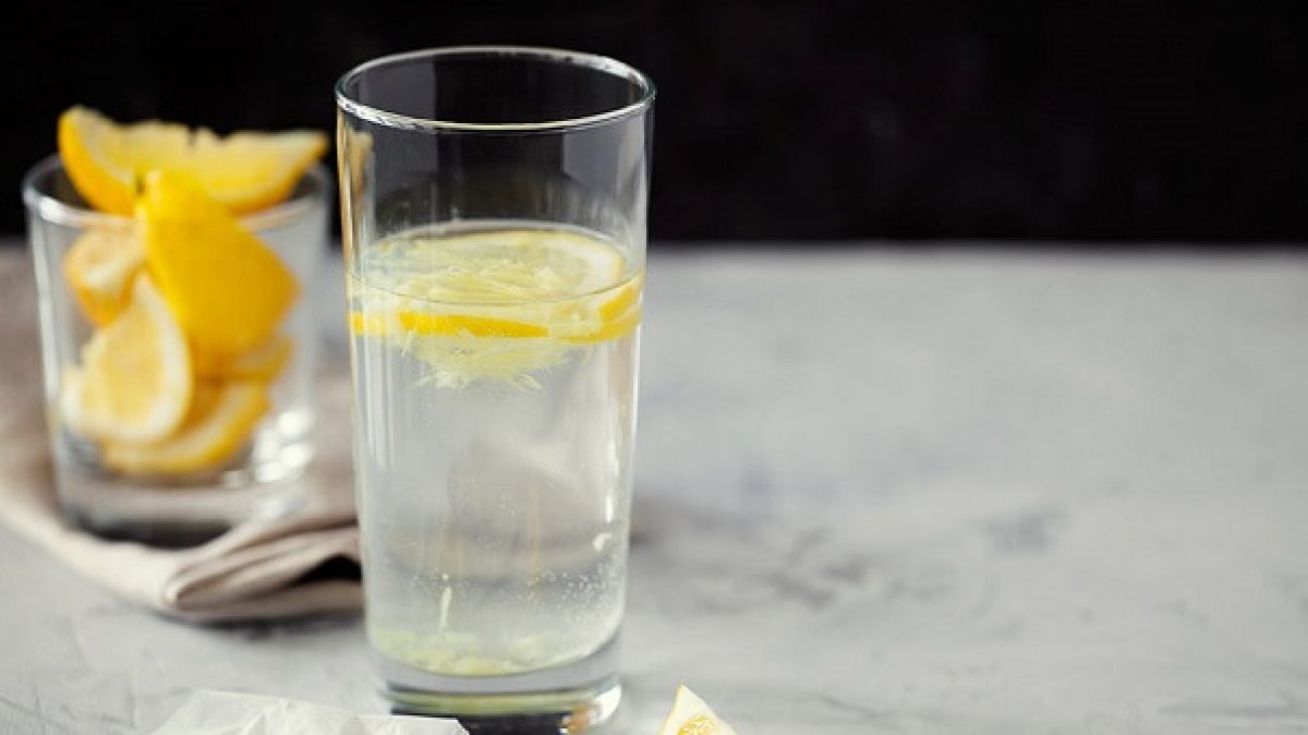 Bir ay boyunca limonlu su içmenin mucizevi etkileri #1