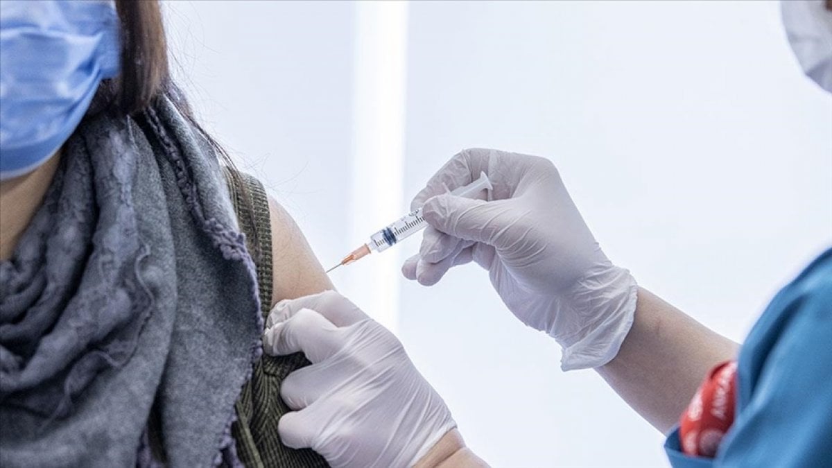 Koronavirüs Bilim Kurulu Üyesi Şener den yeni varyantlara karşı aşılama uyarısı #2