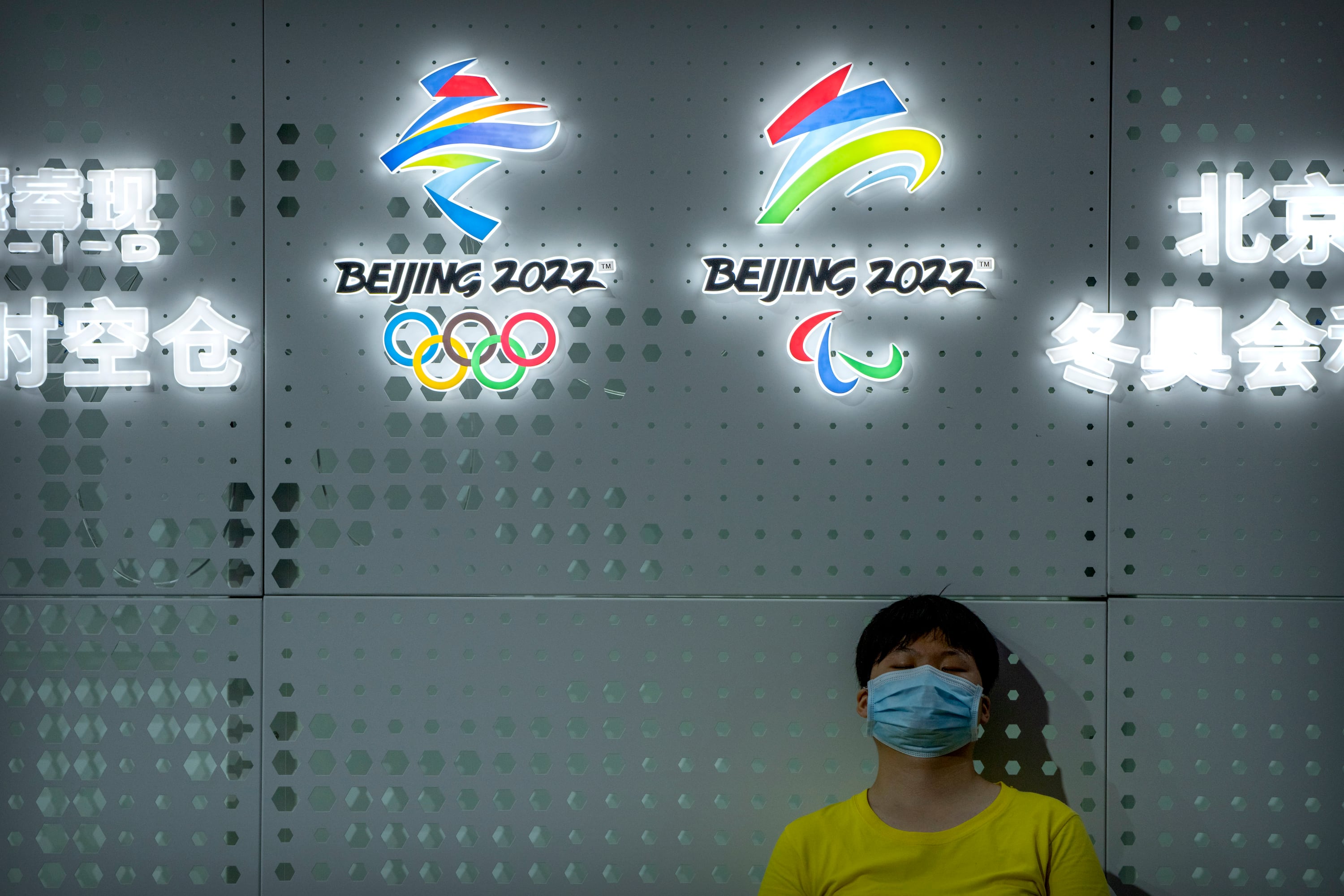 Eleştirmenler, Pekin Olimpiyatları boykotunun daha ileri gitmesi gerektiğini söylüyor - fakat Olimpiyatçılar sporcuların bunun dışında bırakılmasını istiyor