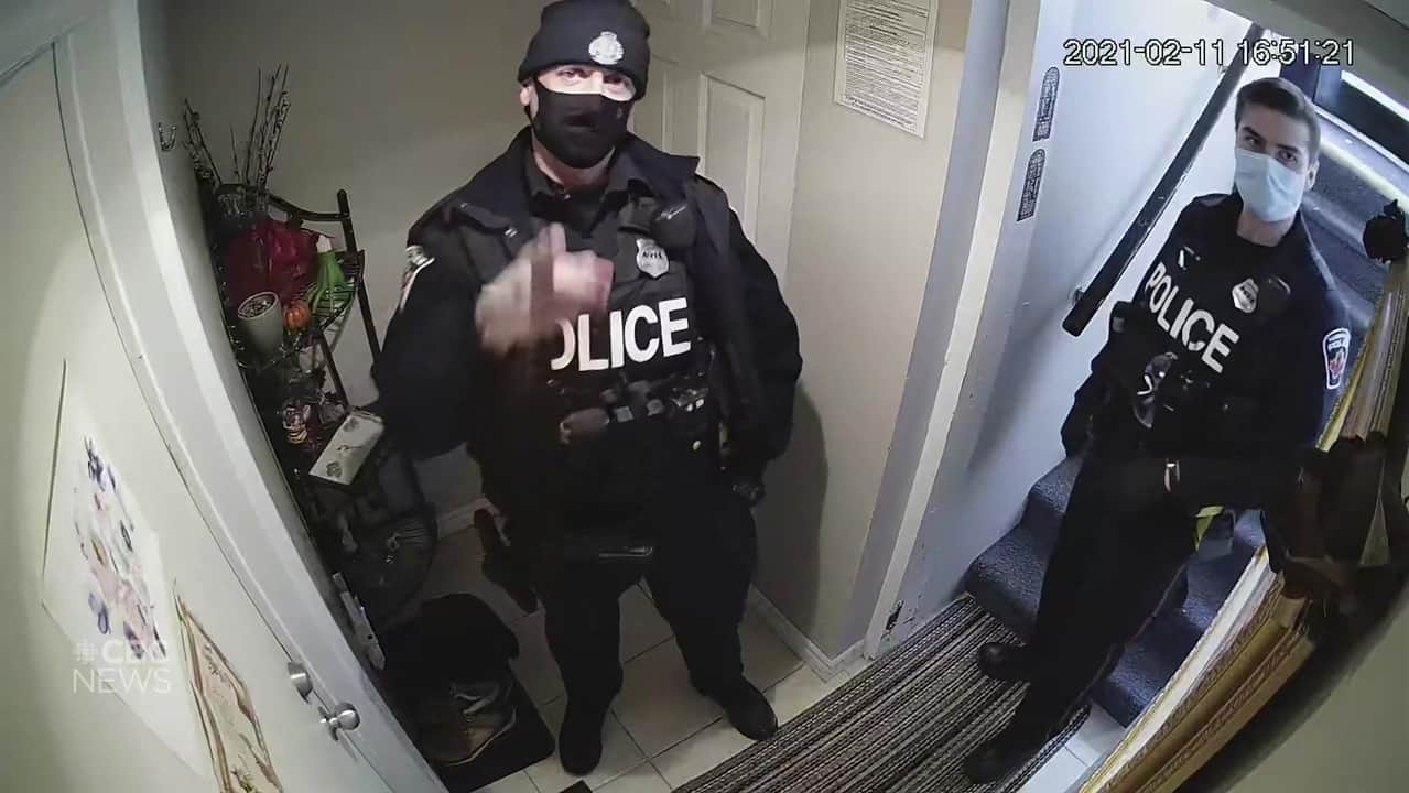 Hamilton polis memuru, olayda kadına saldırdığı için 18 aylık denetimli serbestlikte videoya yakalandı