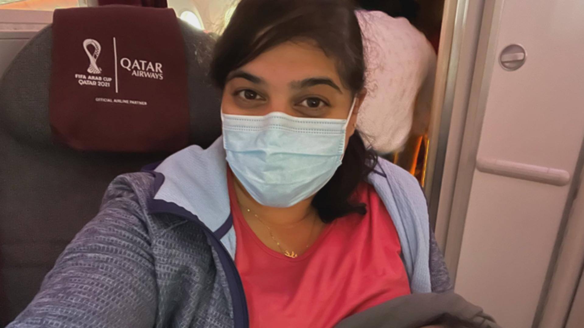 'Ah içten. Ben bir uçaktayım': Toronto doktoru bebeği uçuşta teslim ediyor