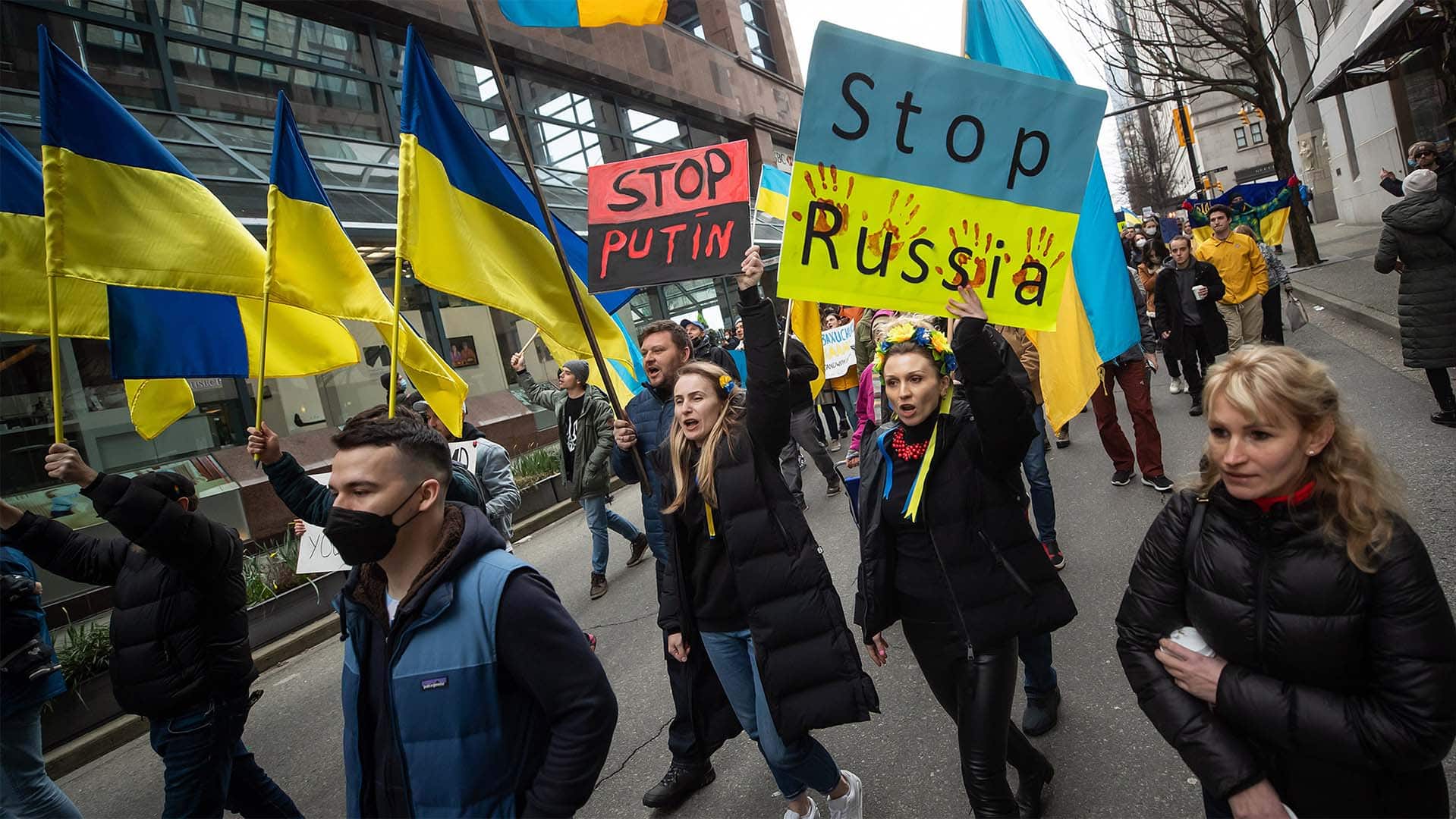 Ukrayna'yı desteklemek için mitinglerde görülen kırmızı ve siyah bayrak neden böyle bir heyecana niçin oluyor?