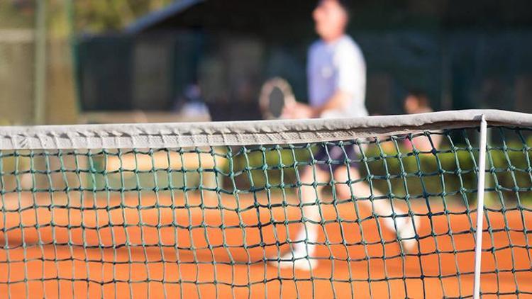 7-Teniste ekipman ve eğitimi es geçmeyin